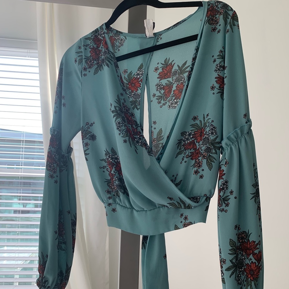 teal long sleeve blouse 🌸